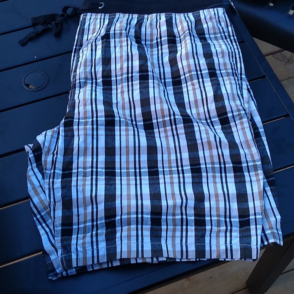 NWT Woman's Black & Tan Plaid Shorts, Elastic Waist & Tie, Sz 4X, Mounta… - Picture 1 of 8